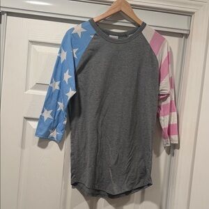 Women’s Lularoe Grey Raglan Tee with Star & Stripe Sleeves